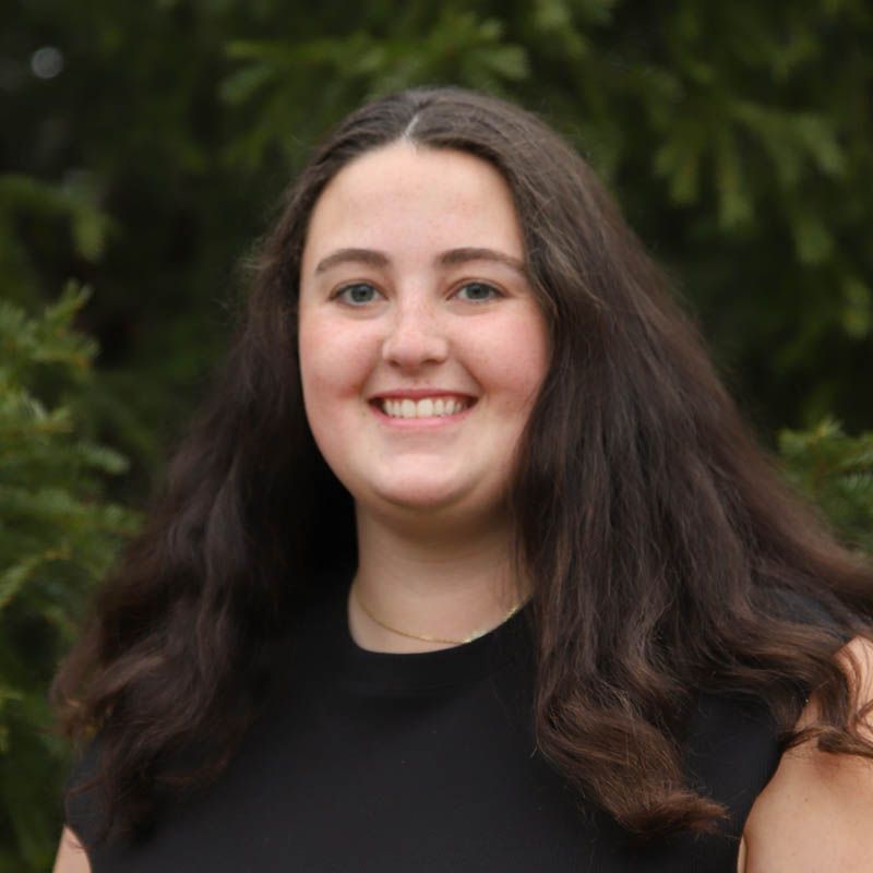 Grace Engels headshot